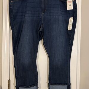 Levi's Mid-Rise Capri Jeans in Deep Blue plus size 26 super stretch fabric